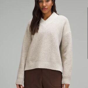 Lululemon Alpaca Wool Blend V-Neck Sweater Cream Ivory